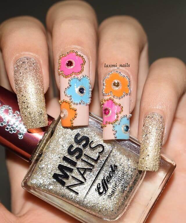 caviar d'ongles fleuris