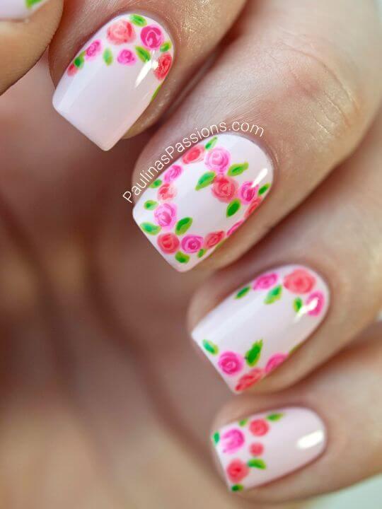 Fleur et ongles en forme de coeur