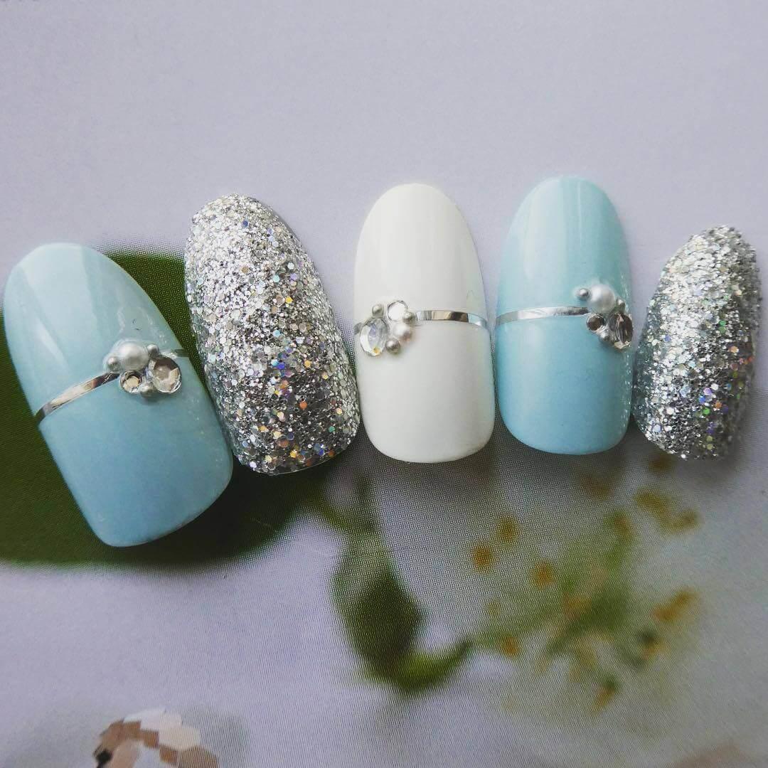 Plus de 80 dessins de nail art en bleu clair 1