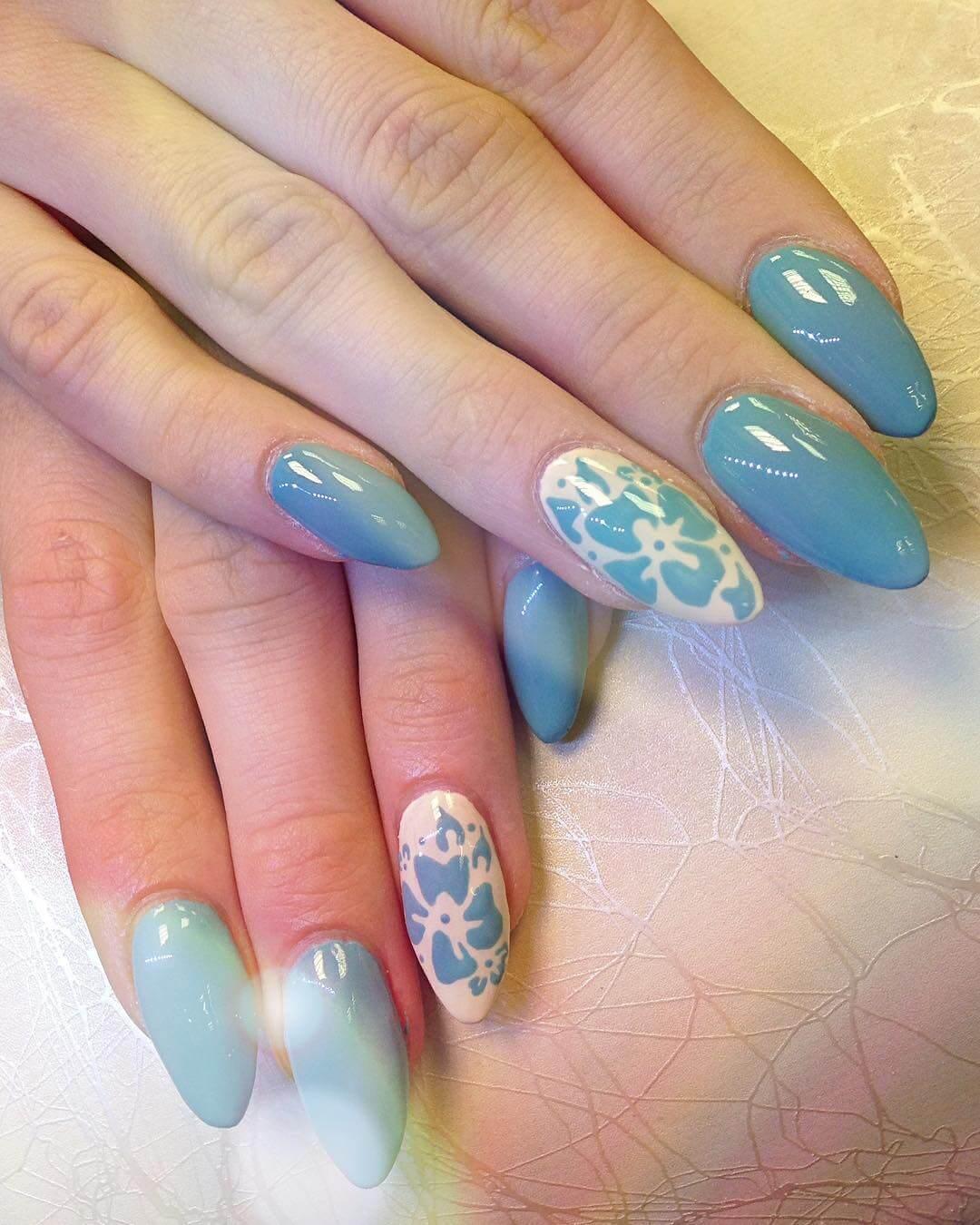 Plus de 80 motifs de ongles décorés en bleu clair 4