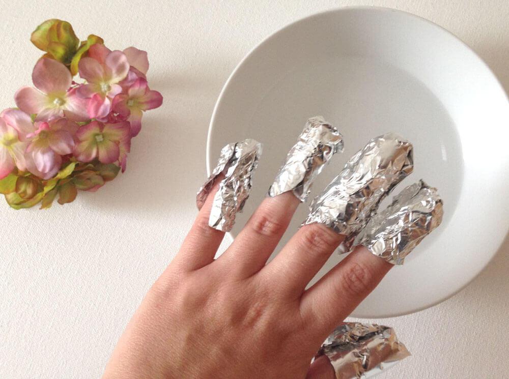 Enlever les ongles en gel ou en porcelaine