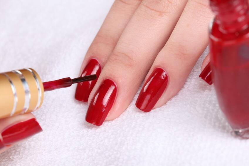 L'allergie au vernis à ongles –: ses causes et comment la prévenir