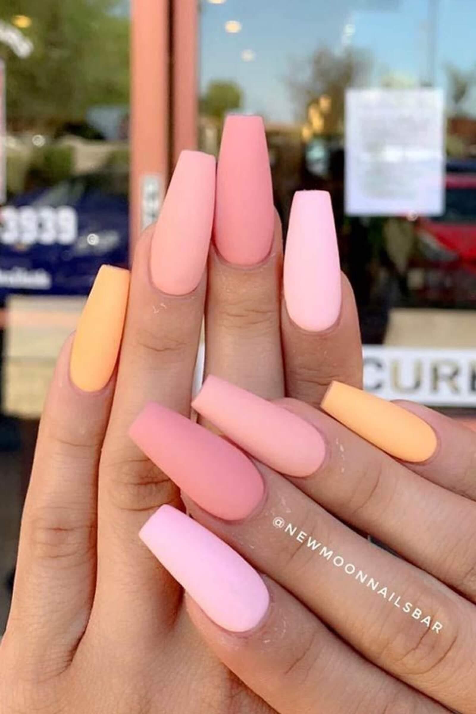 longs ongles pastel