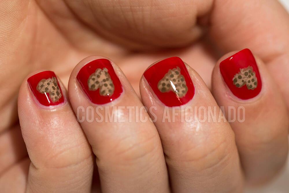 certains peints avec des coeurs de nail art (7)