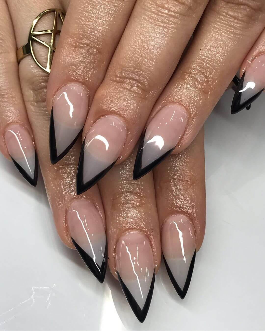 Pour les ongles de stiletto