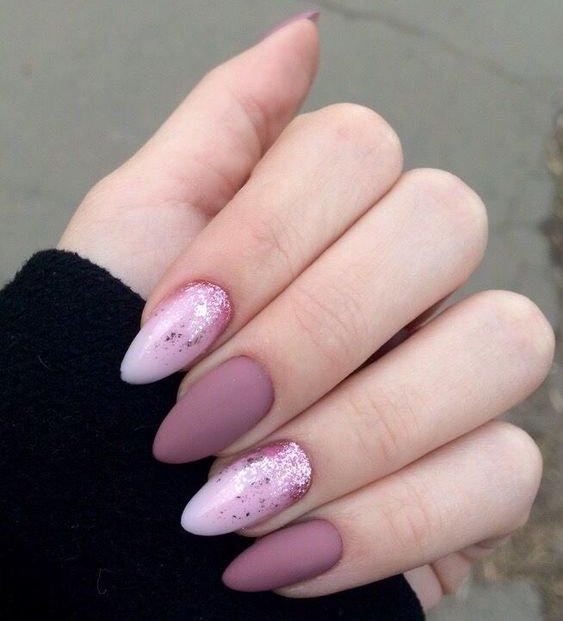 Ongles acryliques décorés