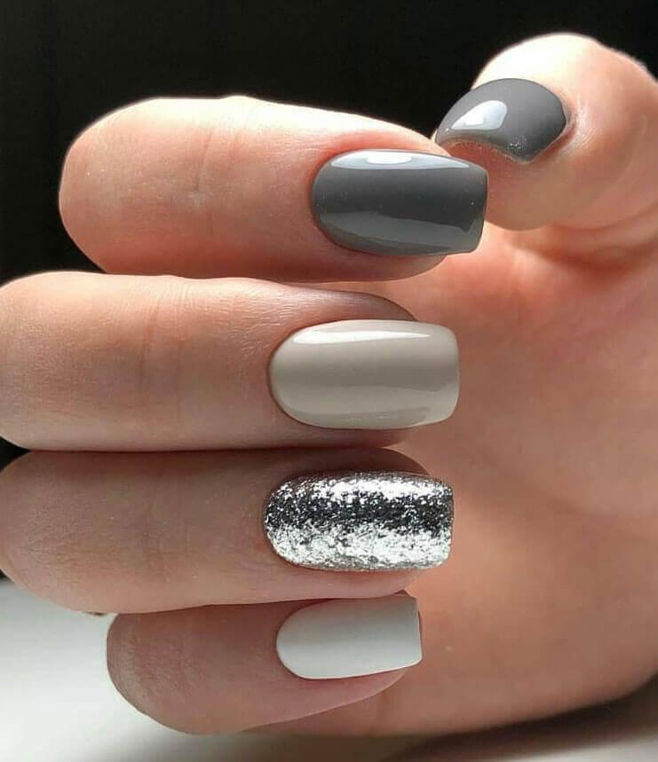 Décoration d'ongles en argent