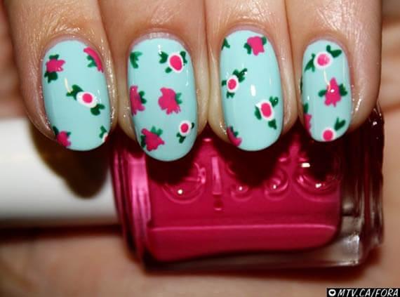 Plus de 80 dessins de nail art en bleu clair 28