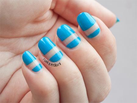 Plus de 80 motifs de ongles décorés en bleu clair 30