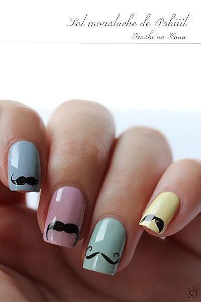 Plus de 80 motifs d'ongles décorés en bleu clair 34