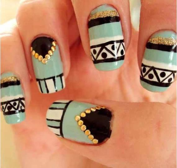 Plus de 80 dessins de nail art en bleu clair 46
