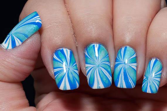 Plus de 80 motifs de ongles décorés en bleu clair 51