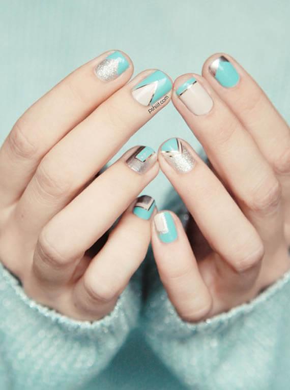 Plus de 80 motifs de ongles décorés en bleu clair 52