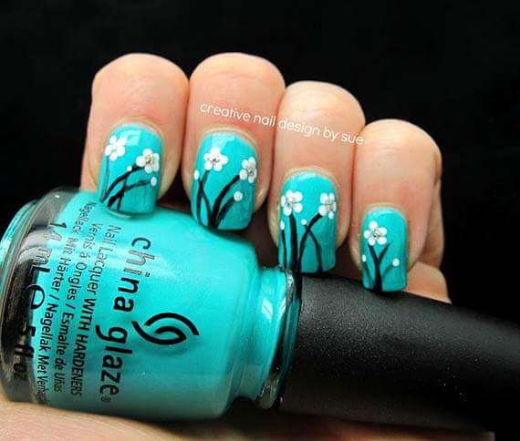 Plus de 80 motifs de ongles décorés en bleu clair 59