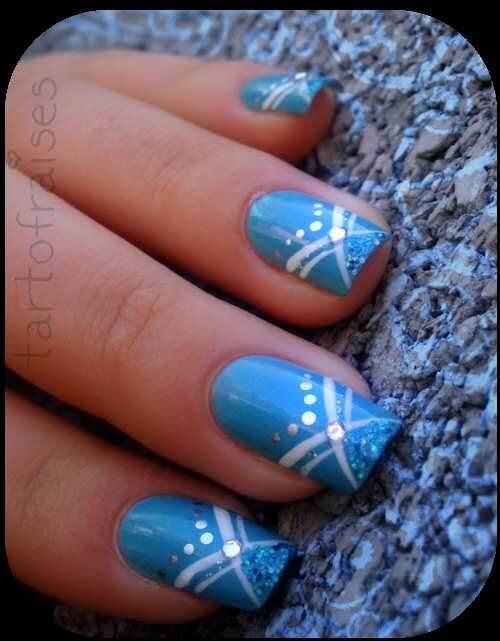 Plus de 80 motifs de ongles décorés en bleu clair 64