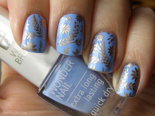 Plus de 80 motifs d'ongles décorés en bleu clair 68