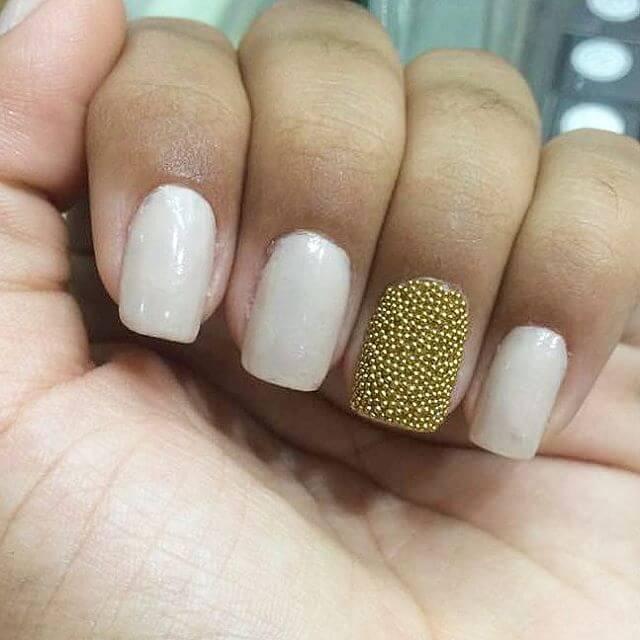 ongles de caviar simples