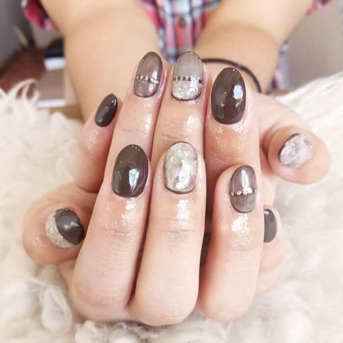 ongles de mariée en brun ou en bronze