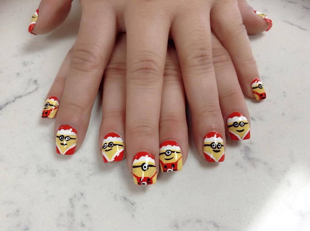 Les ongles de Noël avec les larbins