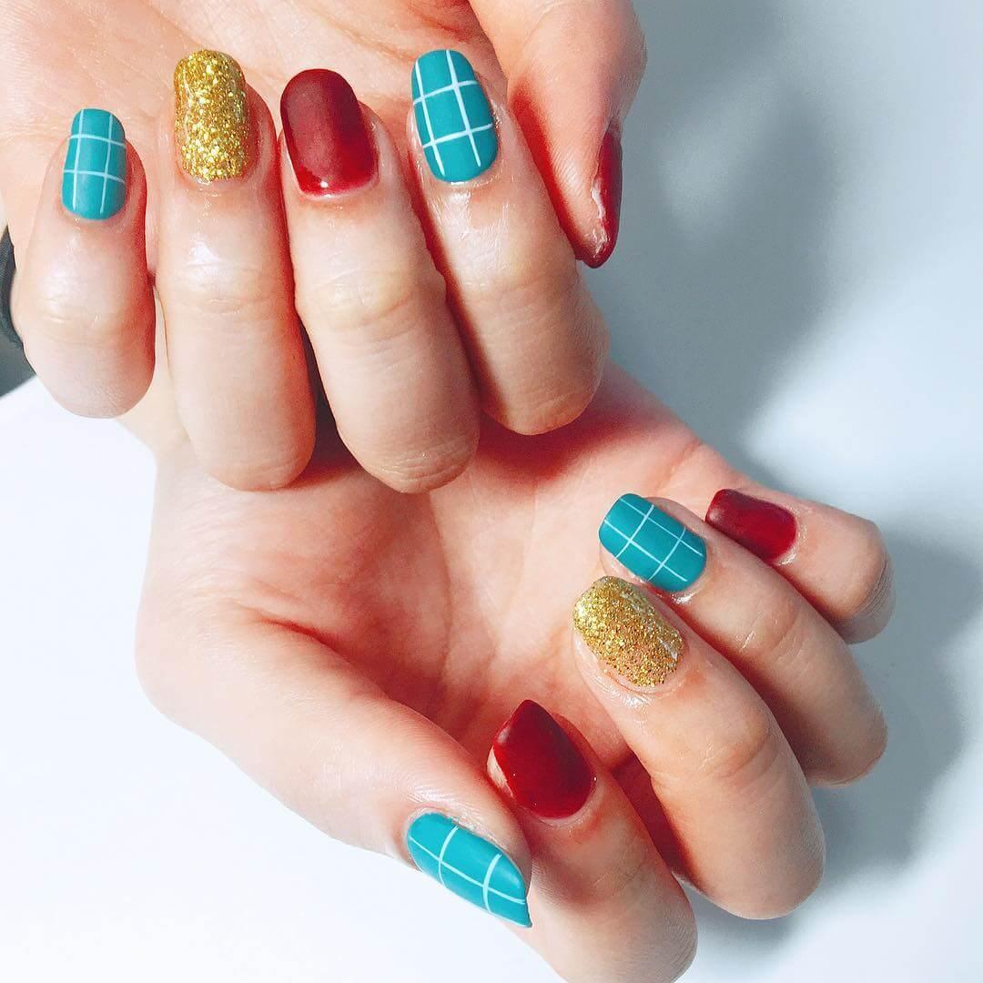 ongles de noël colorés