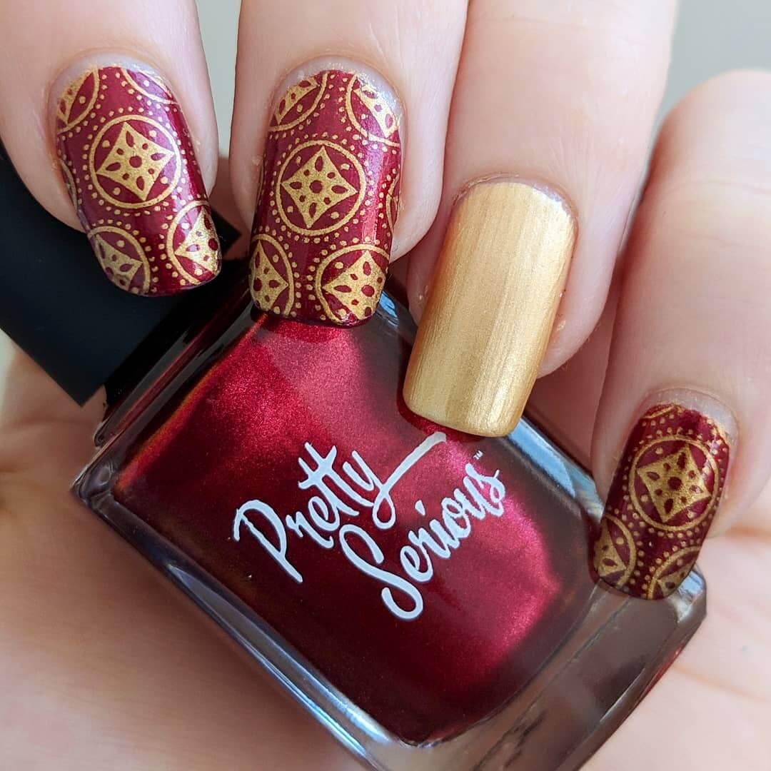 ongles de Noël rouge terne