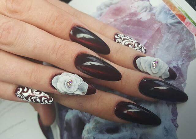 ongles de peuplier avec moules