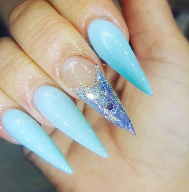 ongles pointus en porcelaine