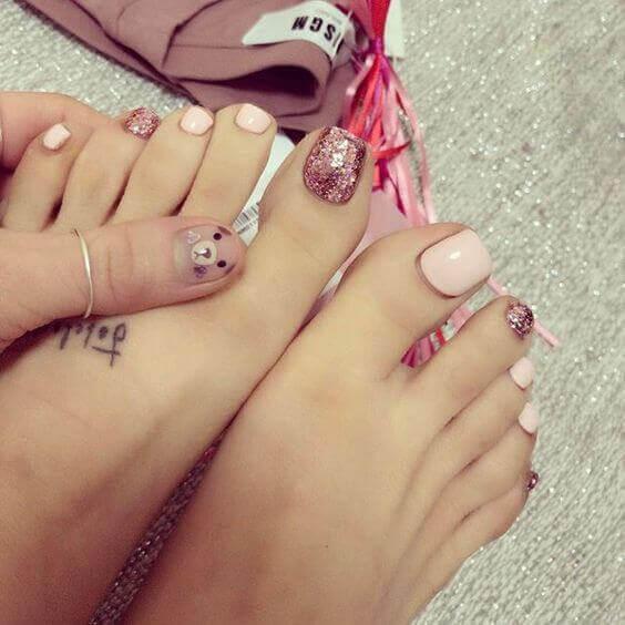 Ongles d'orteil élégants