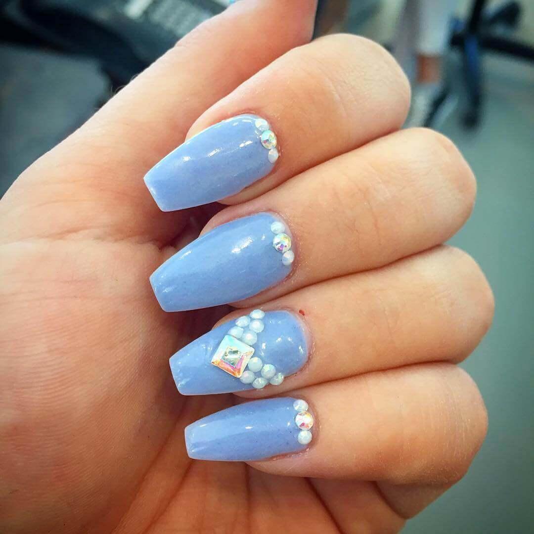 Plus de 80 motifs d'ongles décorés en bleu clair 13
