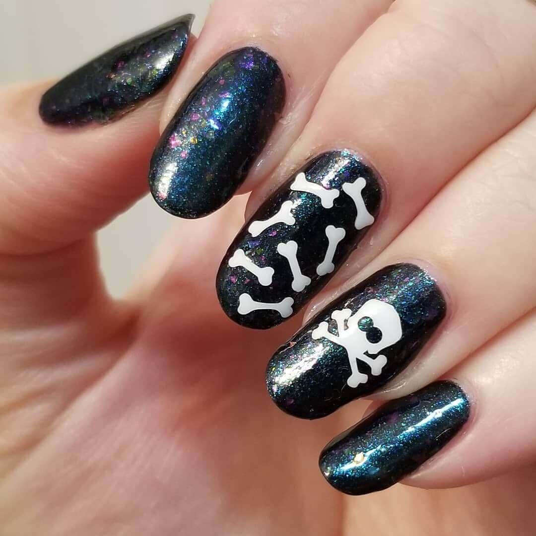 ongles décorés os d'halloween