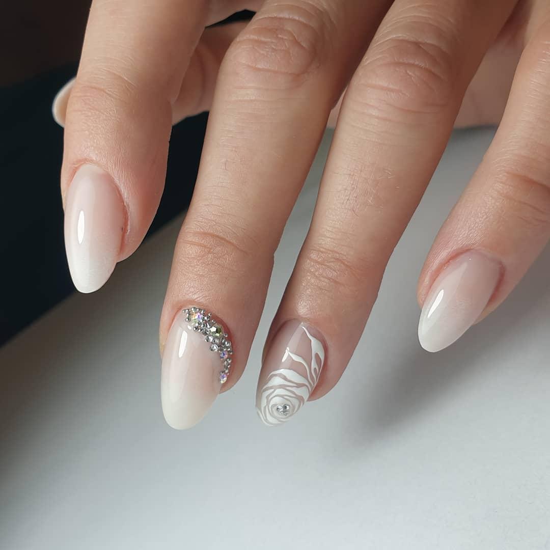 Ongles de mariée