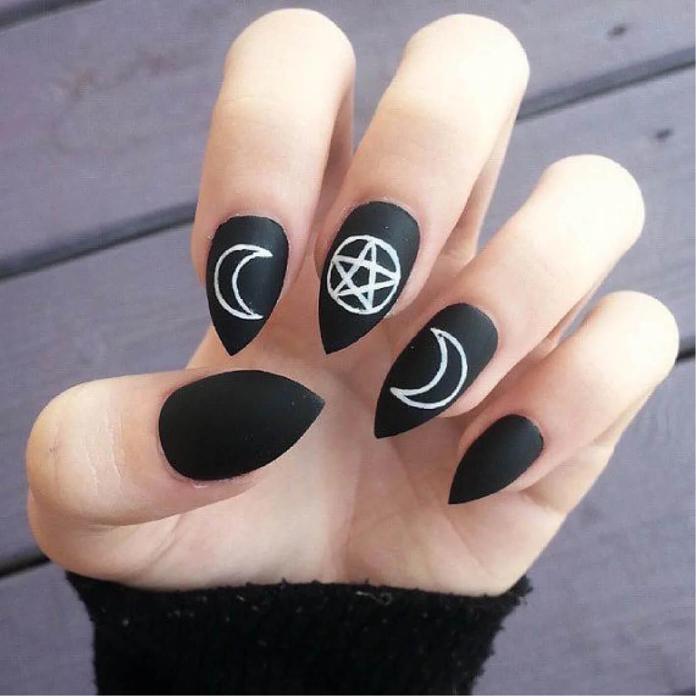 ongles décorés sorcières d'halloween