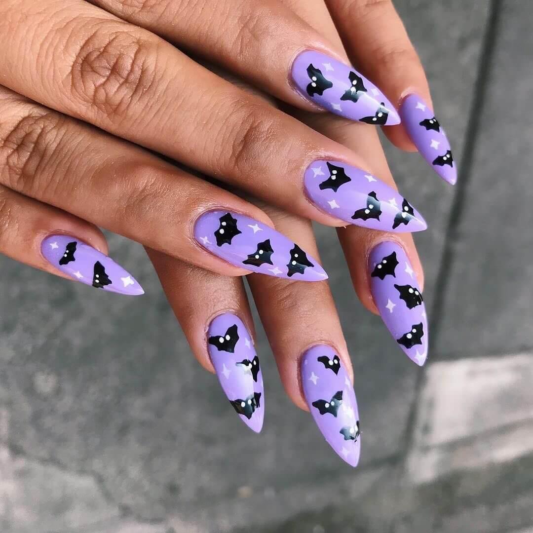 ongles d'halloween avec des chauves-souris