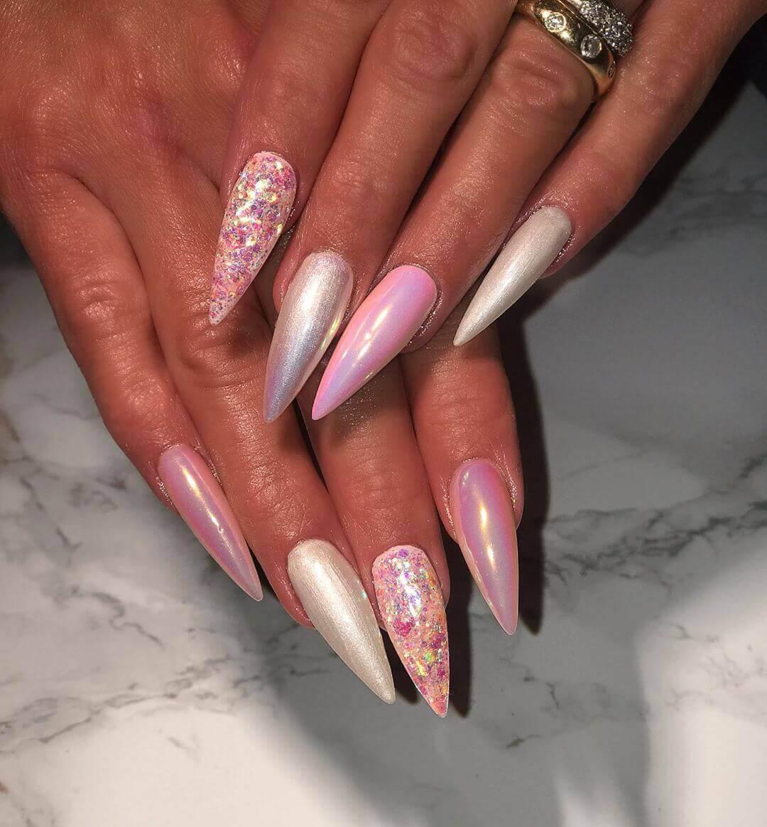 ongles élégants en stiletto