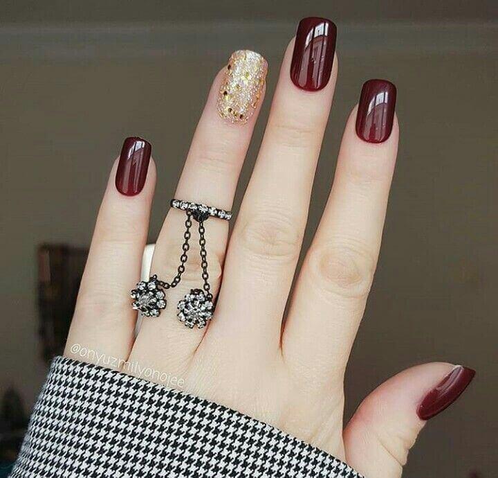 Ongles élégants couleur vin