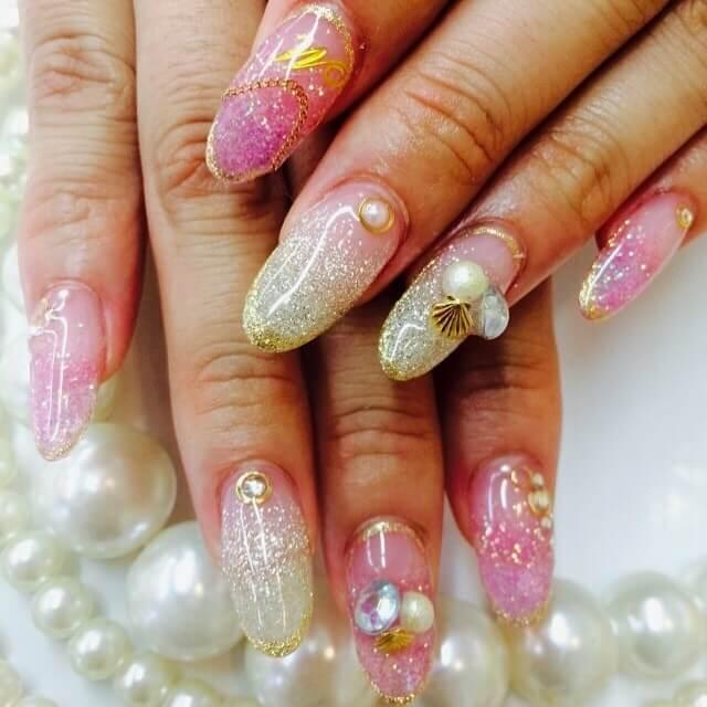 ongles en porcelaine avec pierres