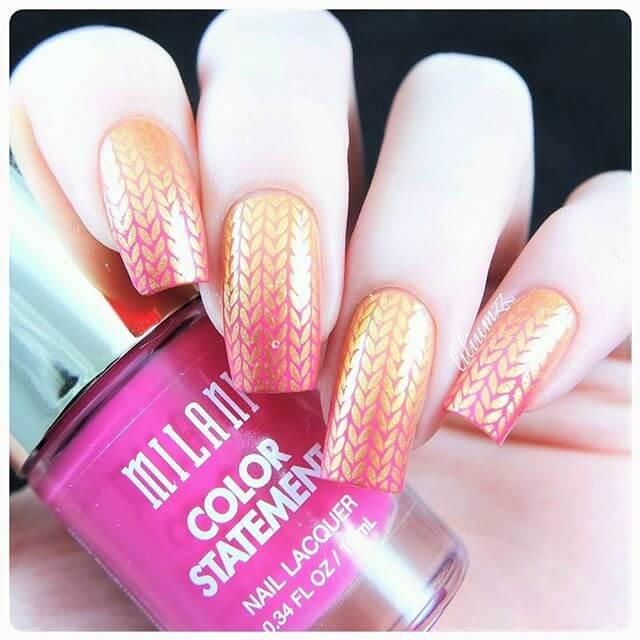 ongles en porcelaine avec écailles