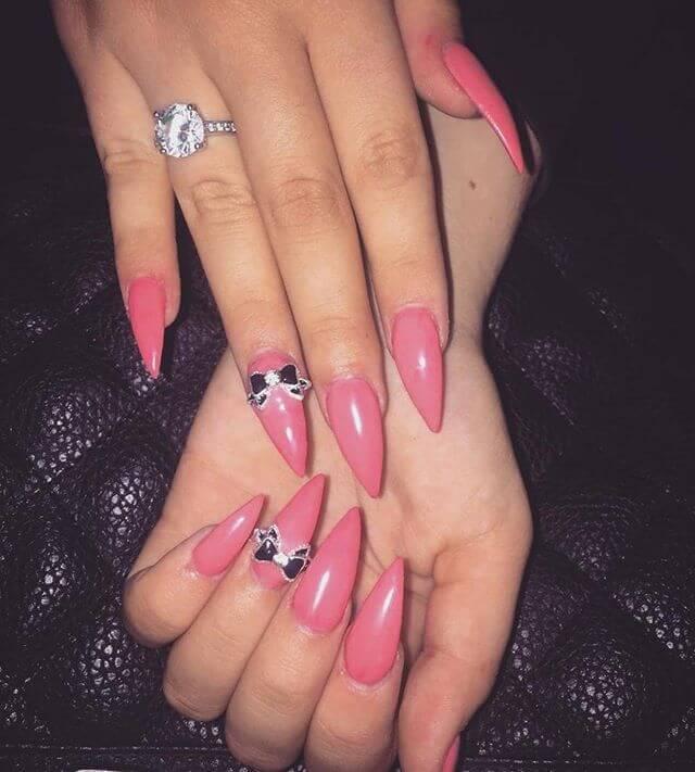 ongles en porcelaine rose