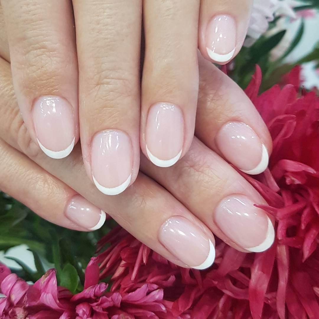 Ongles français classiques