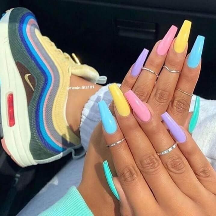 Ongles longs juvéniles