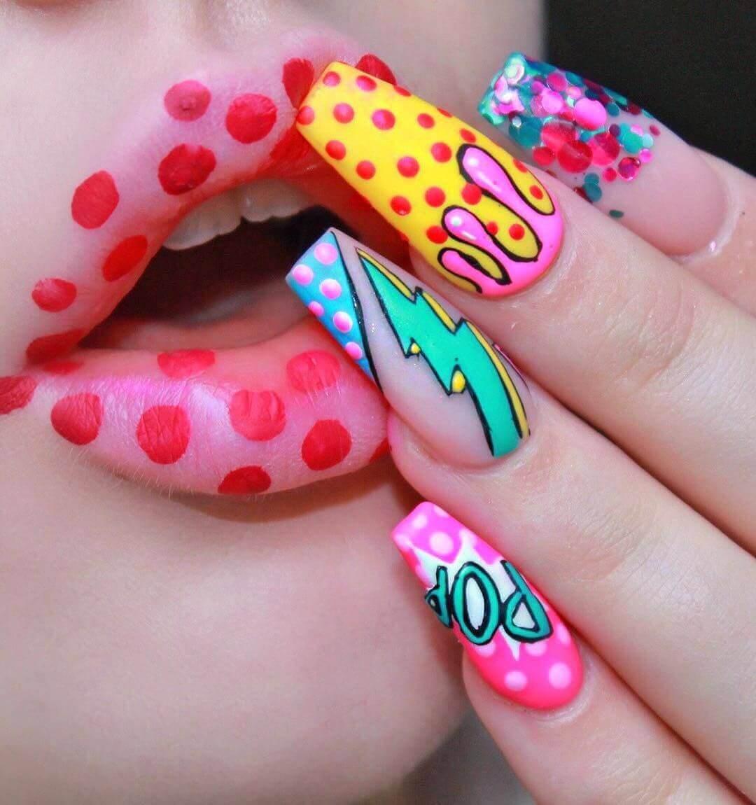 ongles longs style pop
