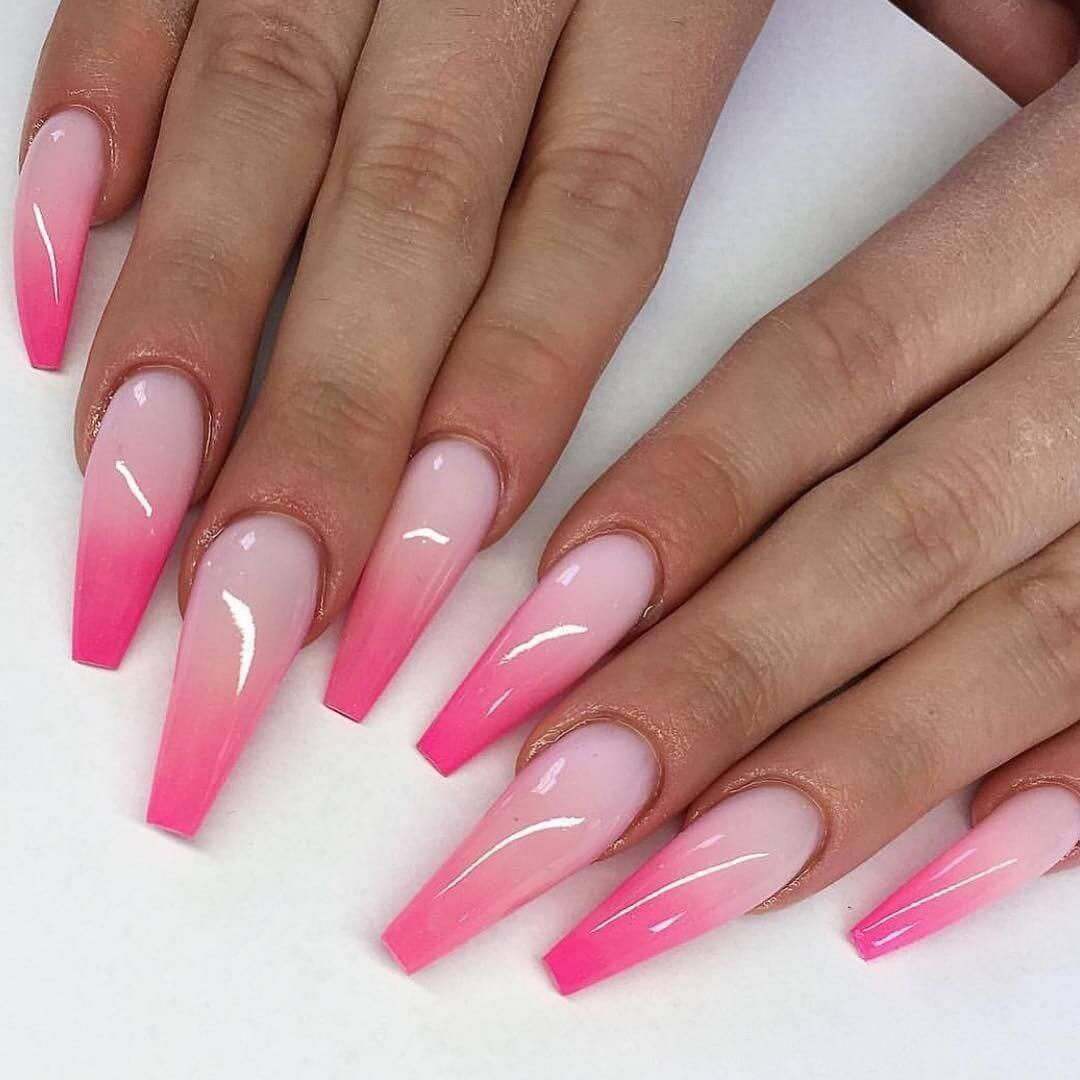 ongles roses dégradés pour la mariée