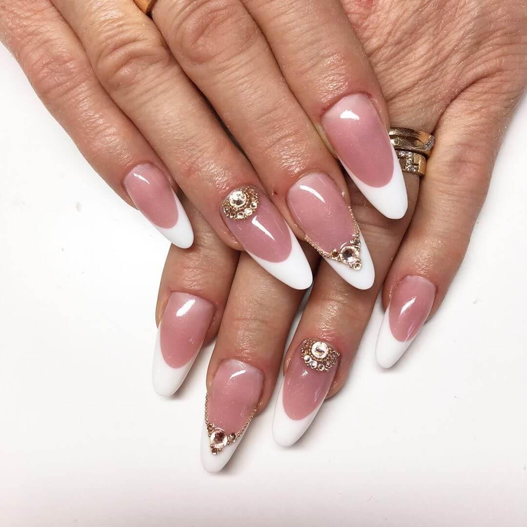 sur les ongles longs