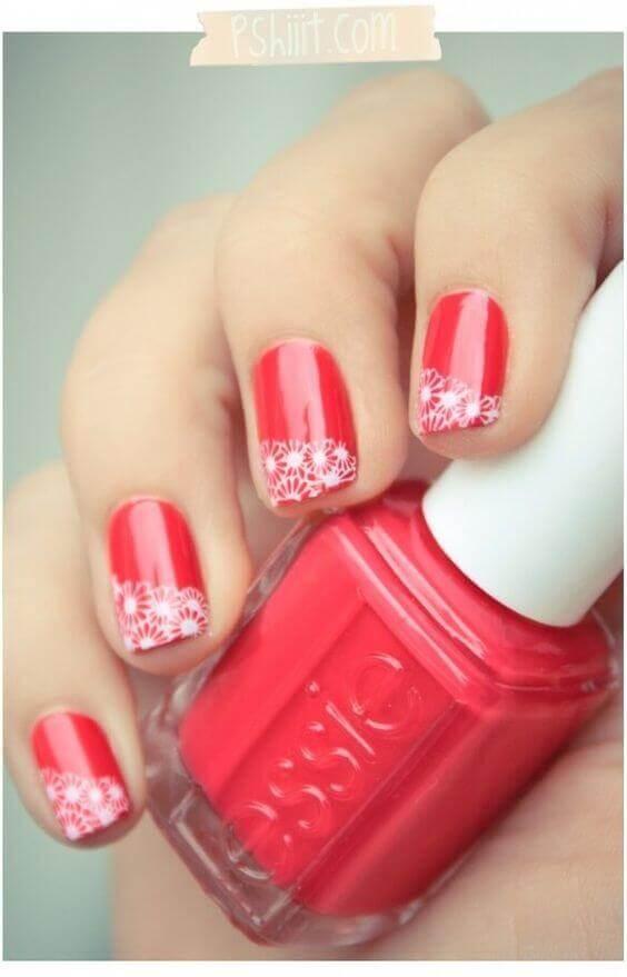 Rouge avec imprimé floral