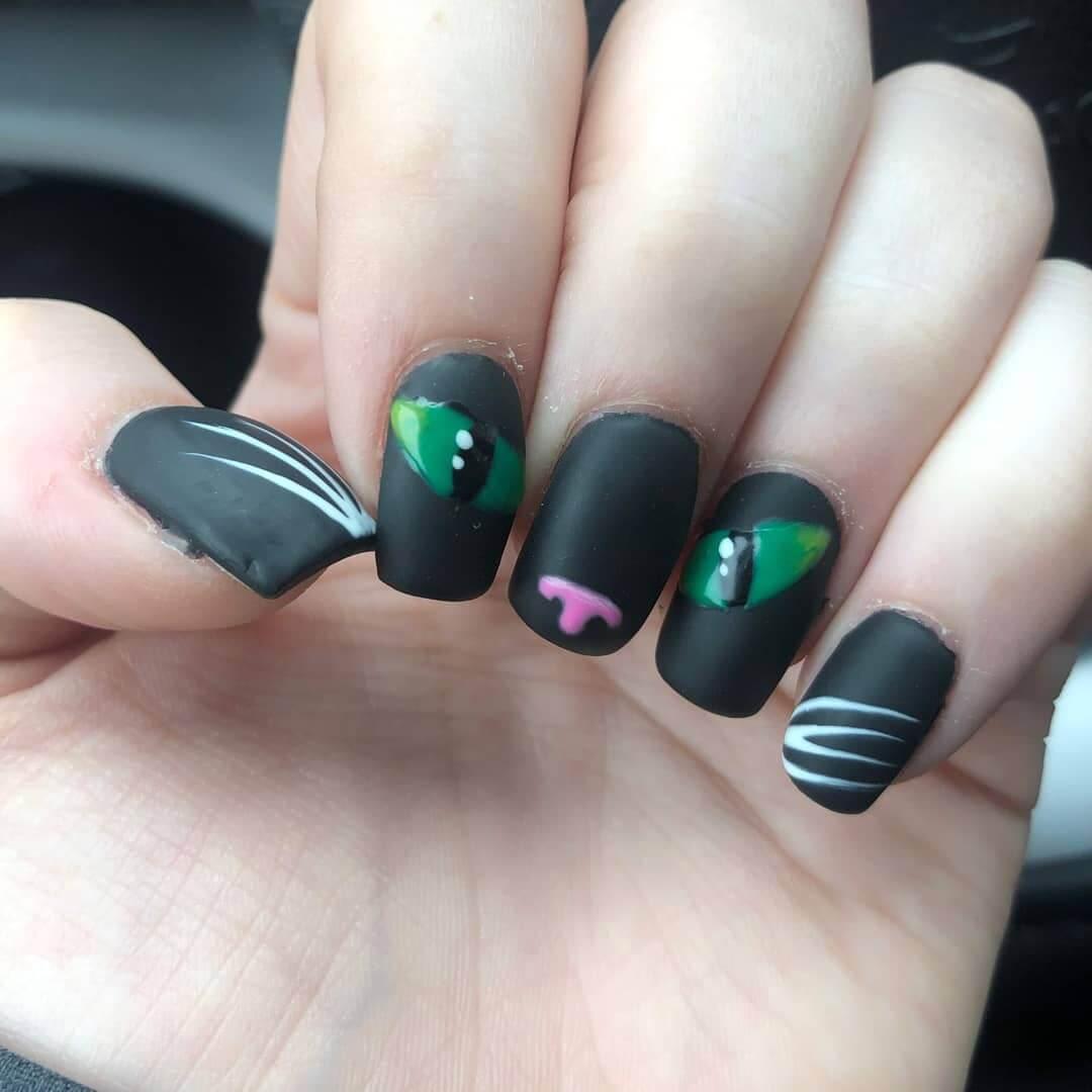 ongles décorés de chat noir